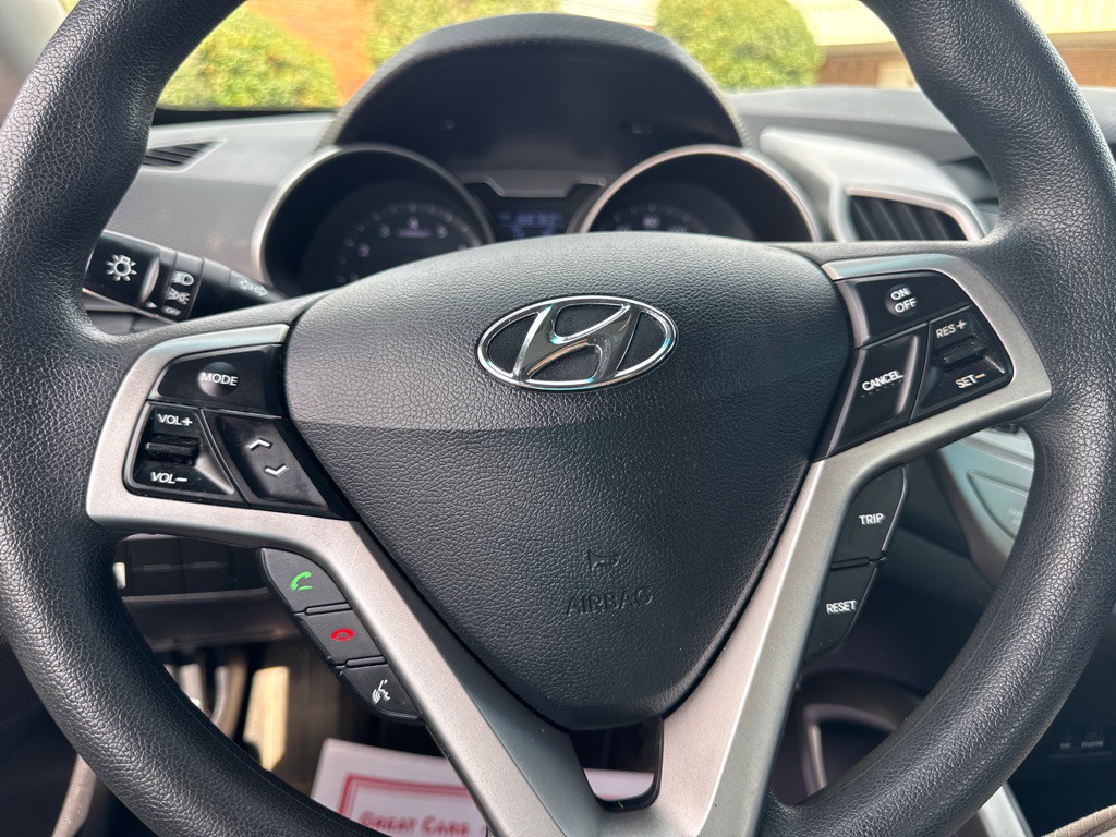 2013 Hyundai Veloster Image 21