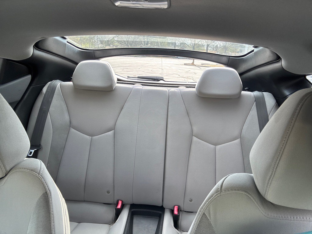2013 Hyundai Veloster Image 25