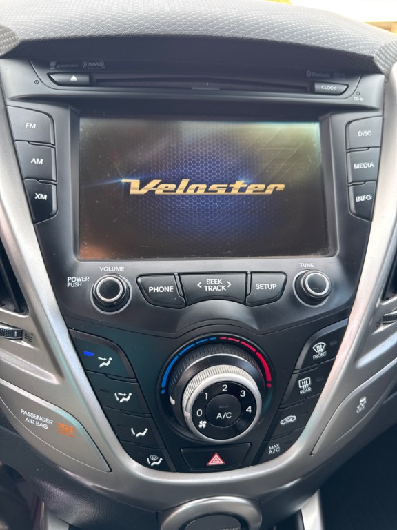 2013 Hyundai Veloster Image 27