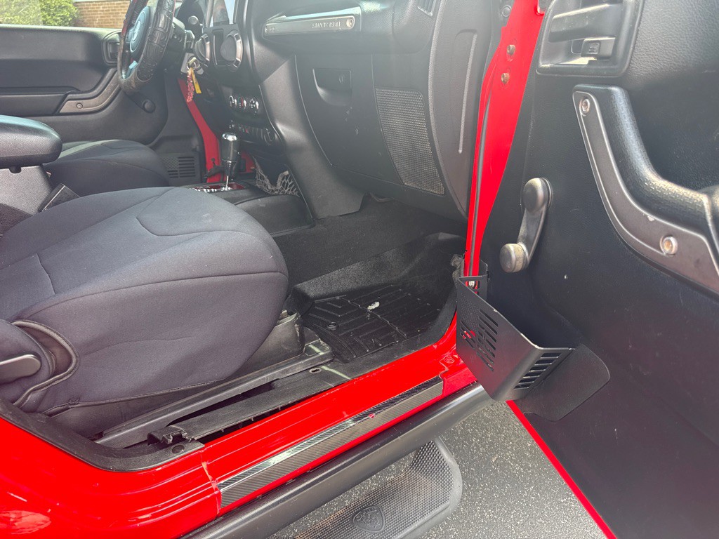 2013 Jeep Wrangler Image 22