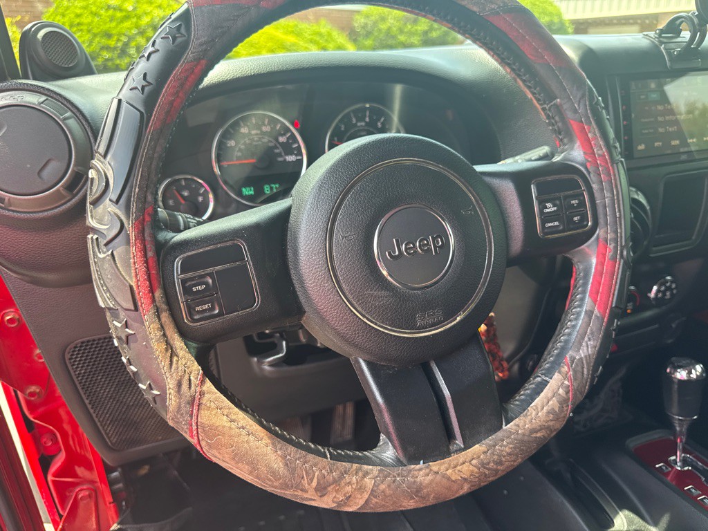 2013 Jeep Wrangler Image 36