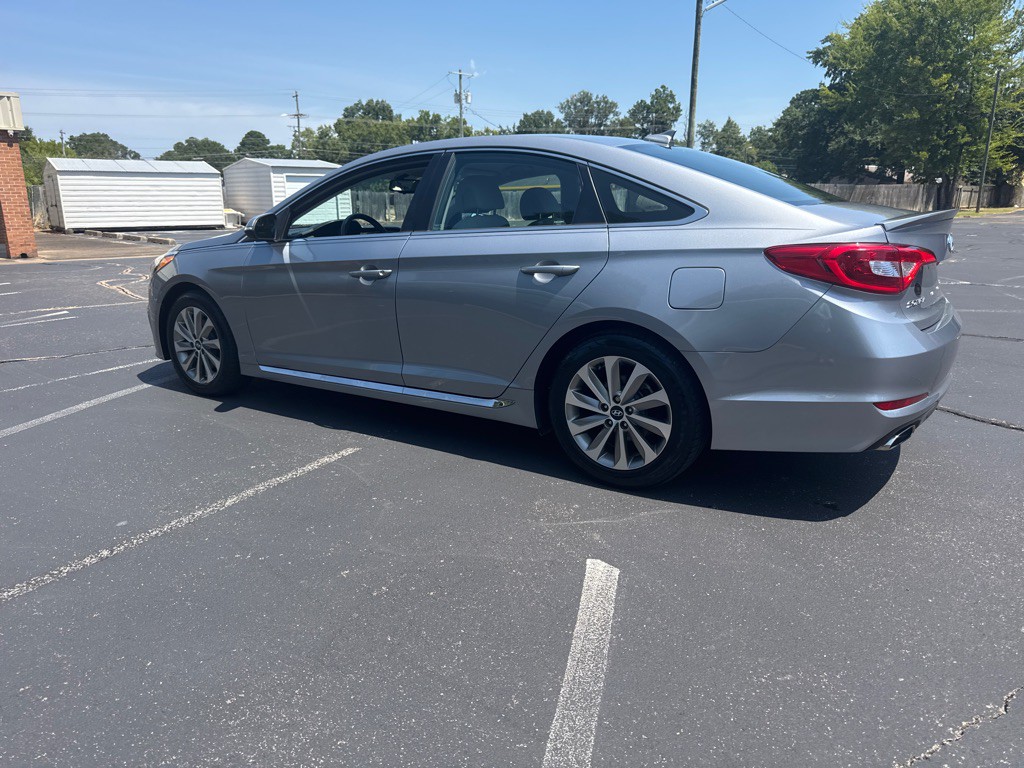2017 Hyundai Sonata Image 2