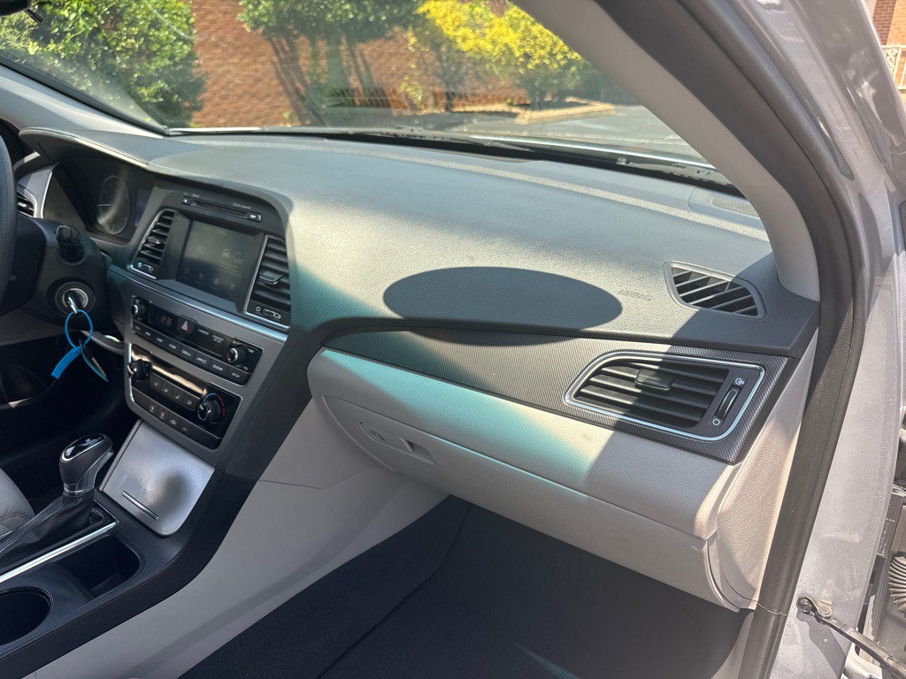 2017 Hyundai Sonata Image 22