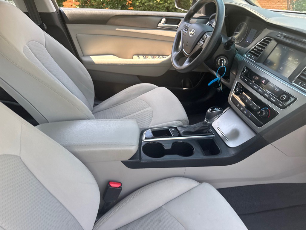 2017 Hyundai Sonata Image 23