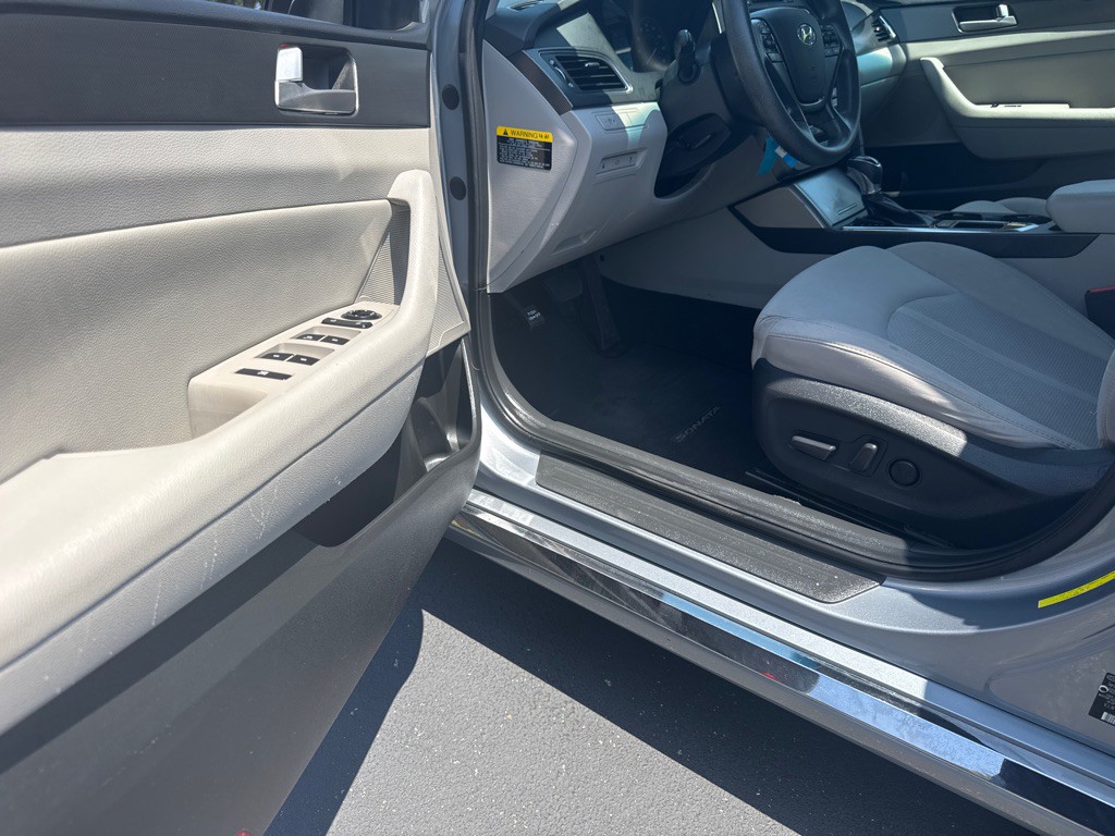 2017 Hyundai Sonata Image 25