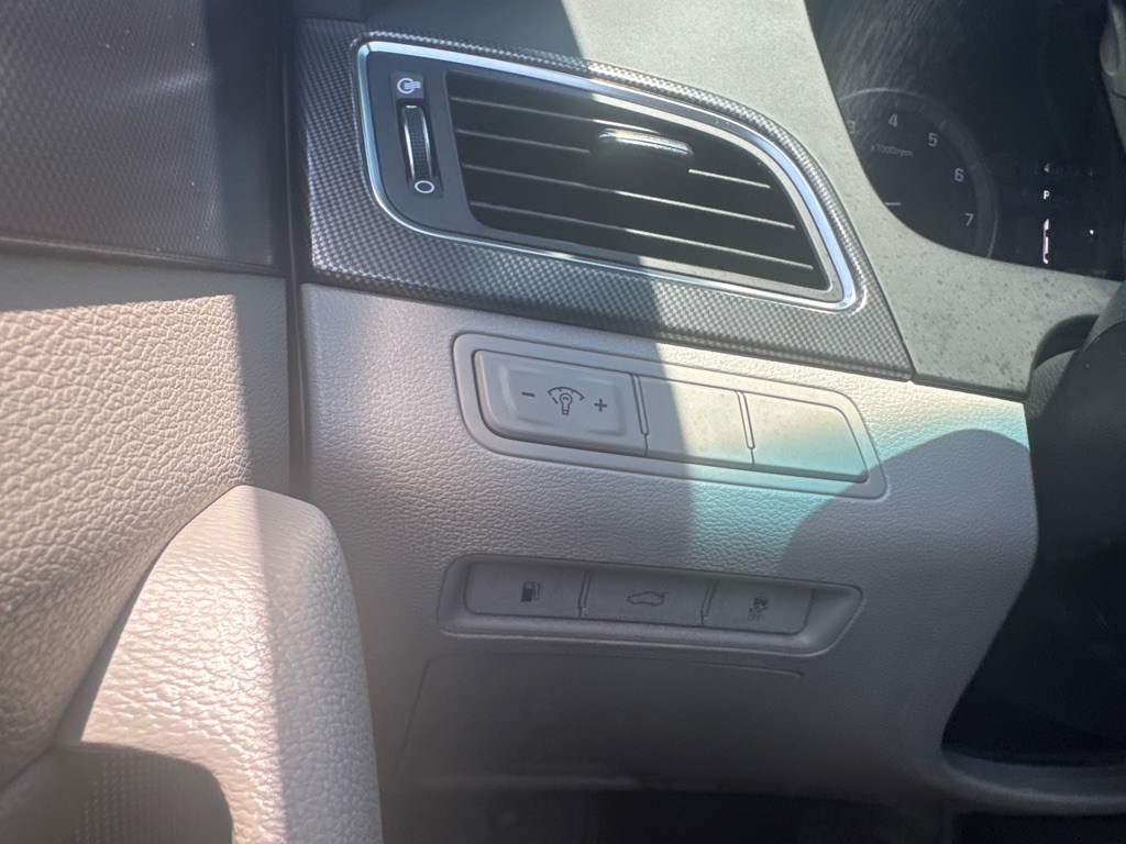 2017 Hyundai Sonata Image 35