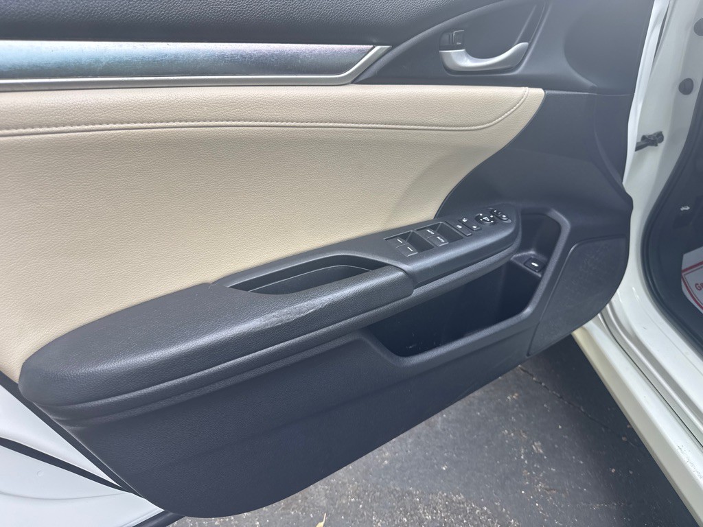 2016 Honda Civic Image 26