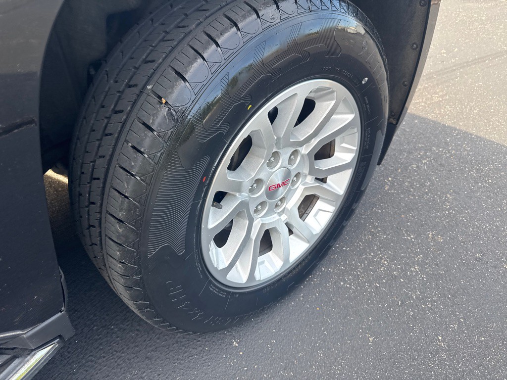 2018 GMC Yukon Image 33