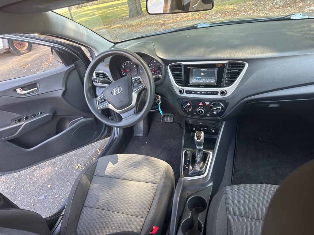 2020 Hyundai Accent Image 17