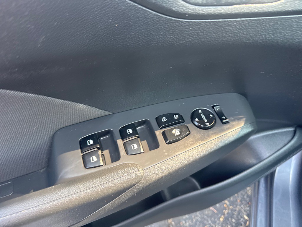 2020 Hyundai Accent Image 25