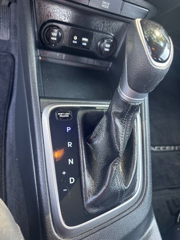2020 Hyundai Accent Image 27