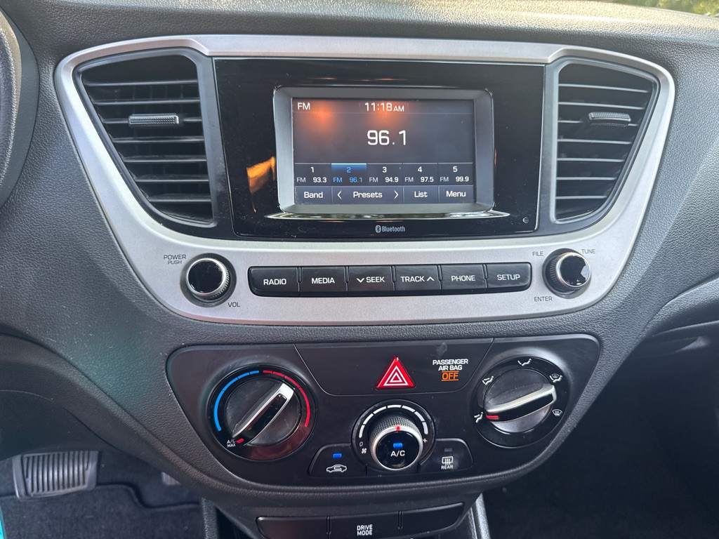 2020 Hyundai Accent Image 28
