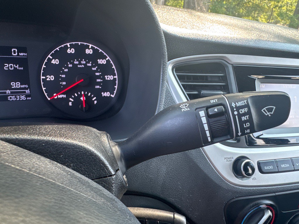 2020 Hyundai Accent Image 33