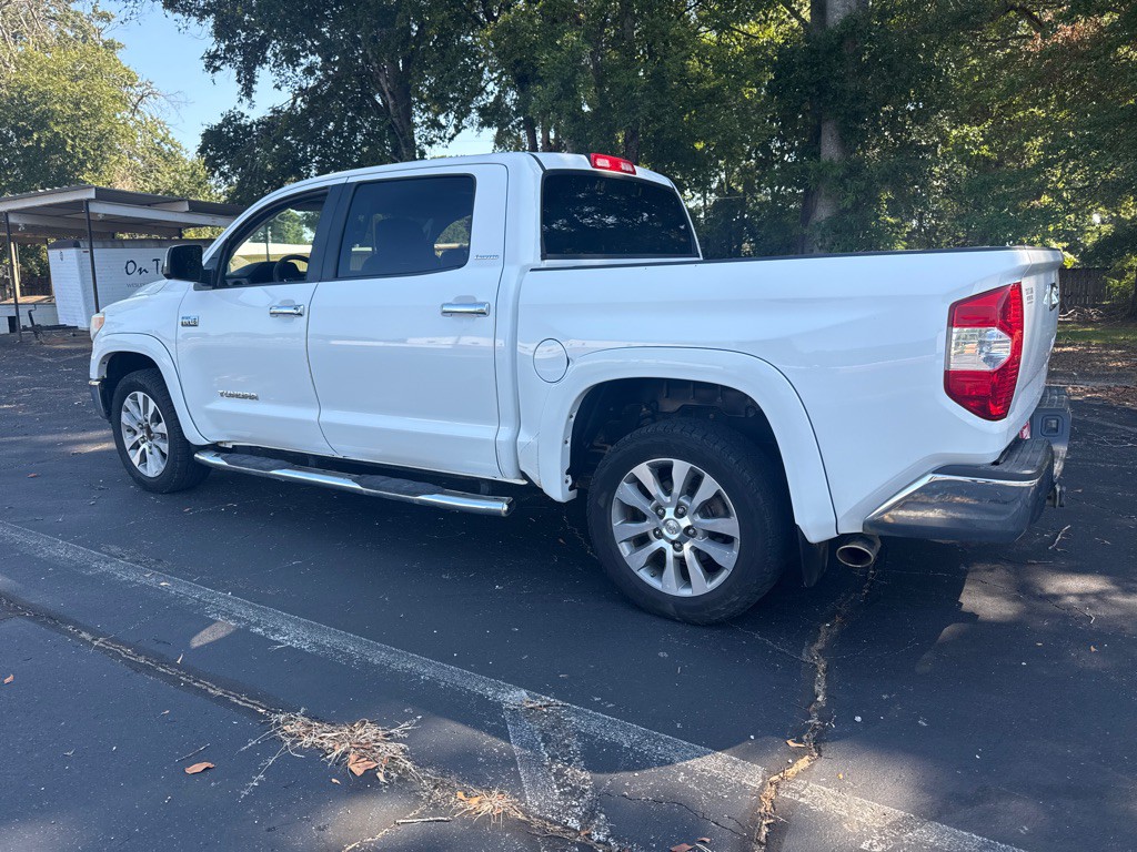 2015 Toyota Tundra Image 2
