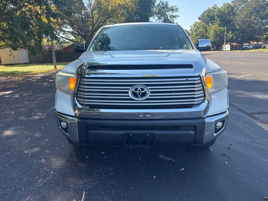 2015 Toyota Tundra Image 9