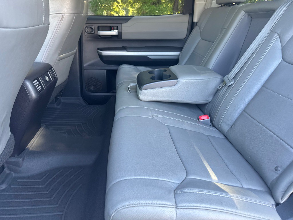 2015 Toyota Tundra Image 16