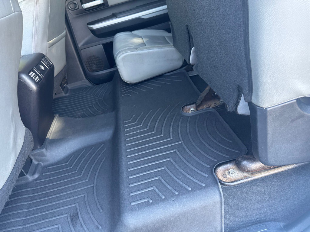 2015 Toyota Tundra Image 20