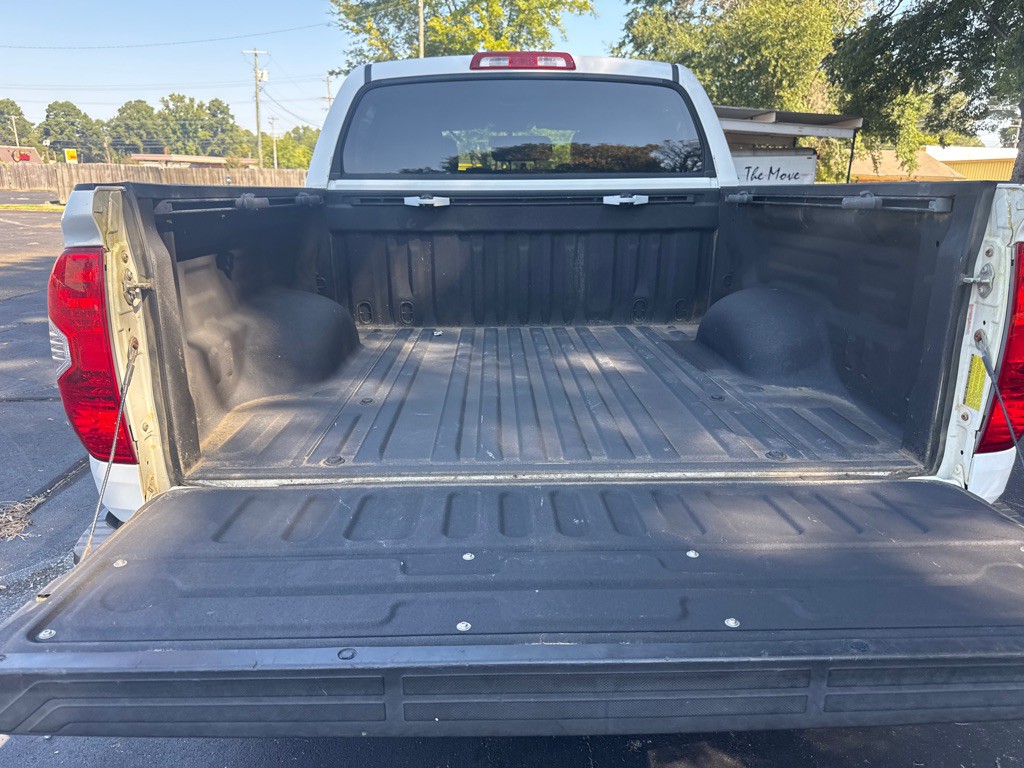 2015 Toyota Tundra Image 23