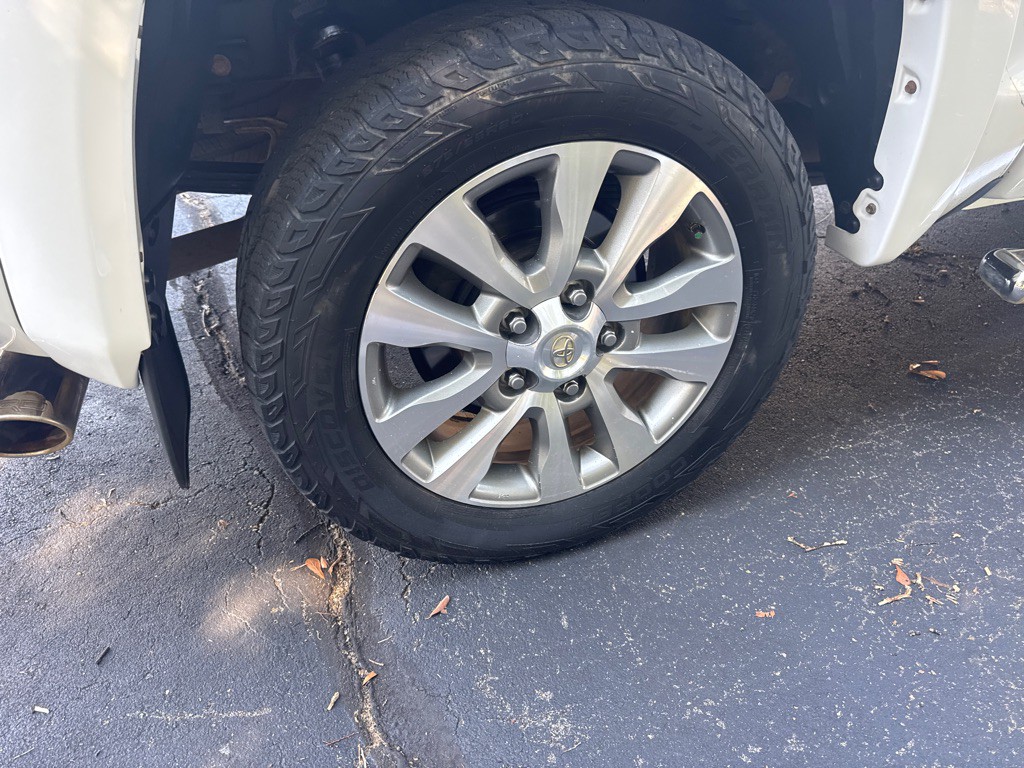 2015 Toyota Tundra Image 24