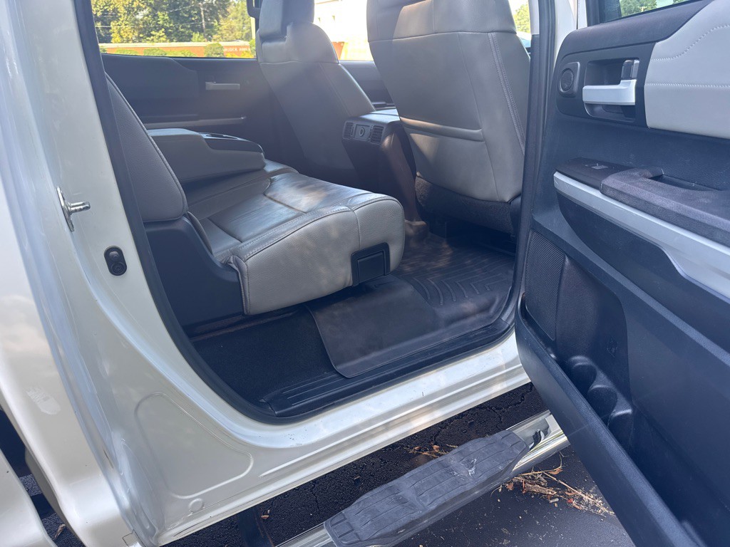 2015 Toyota Tundra Image 27