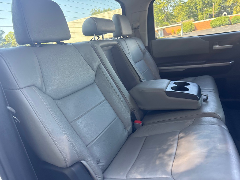 2015 Toyota Tundra Image 29