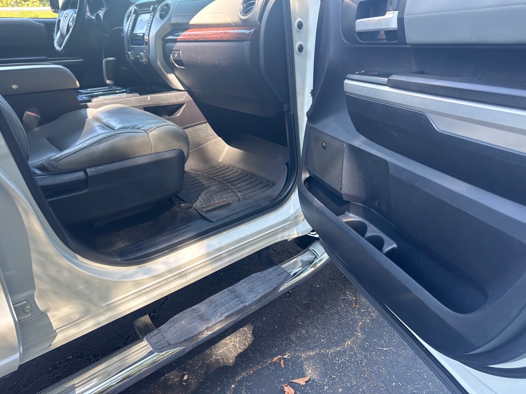2015 Toyota Tundra Image 30