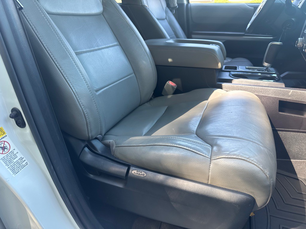 2015 Toyota Tundra Image 32