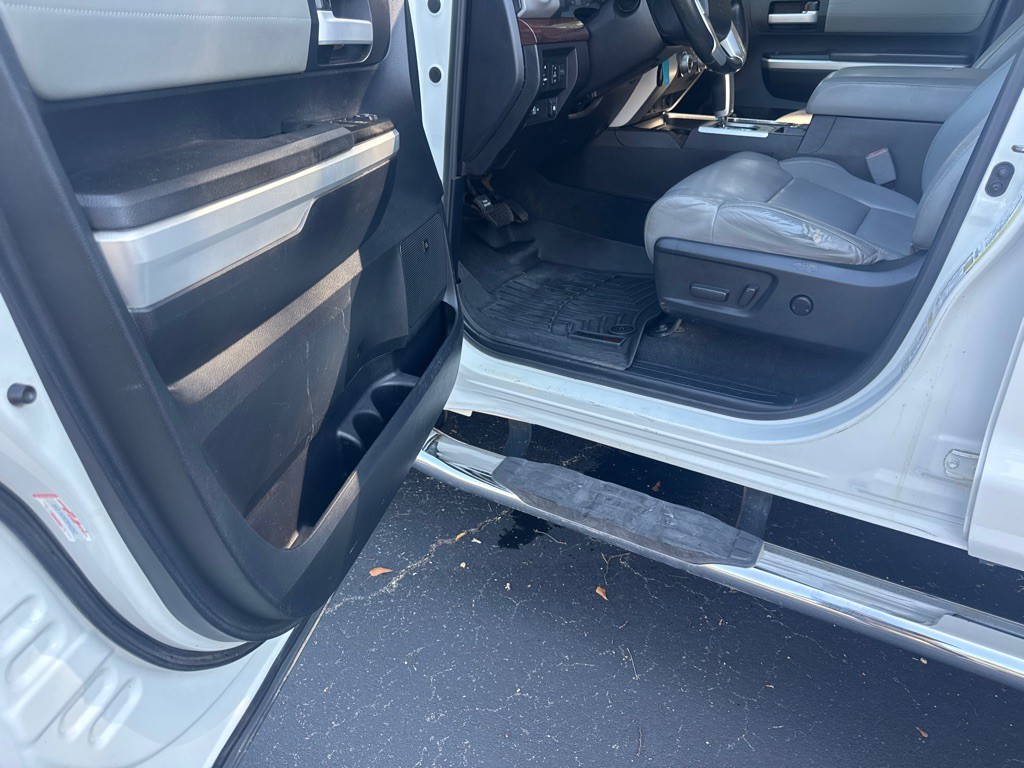 2015 Toyota Tundra Image 38