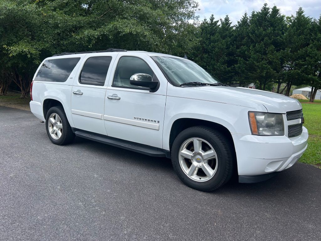 2008 Chevrolet Suburban Image 3