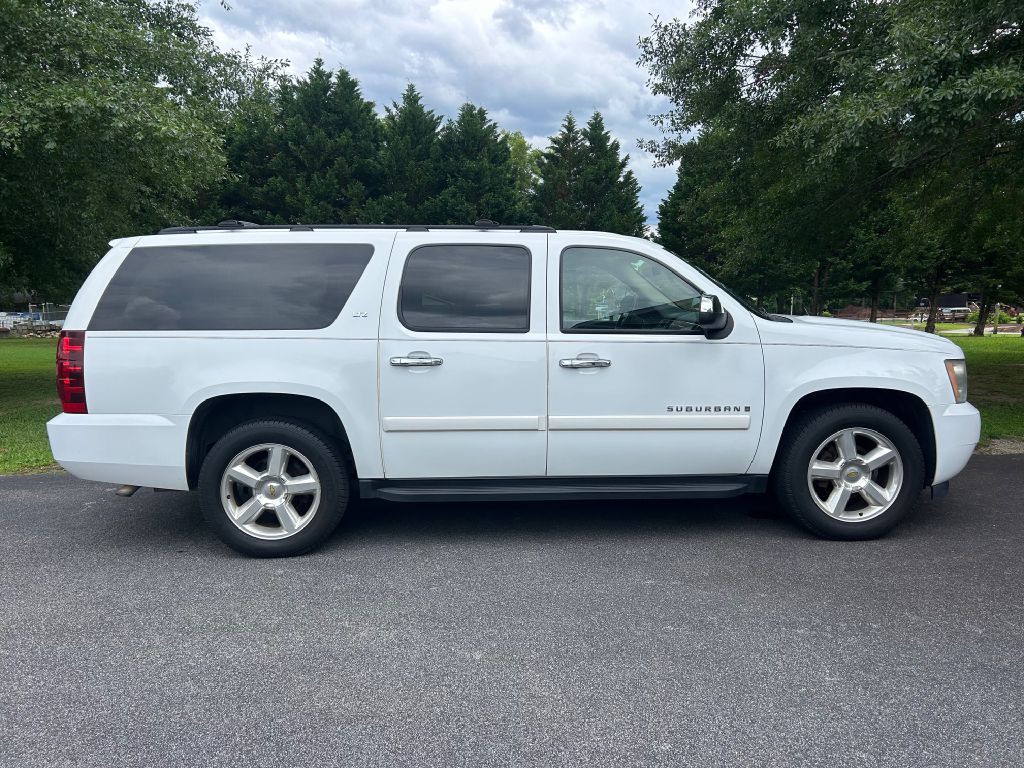 2008 Chevrolet Suburban Image 4