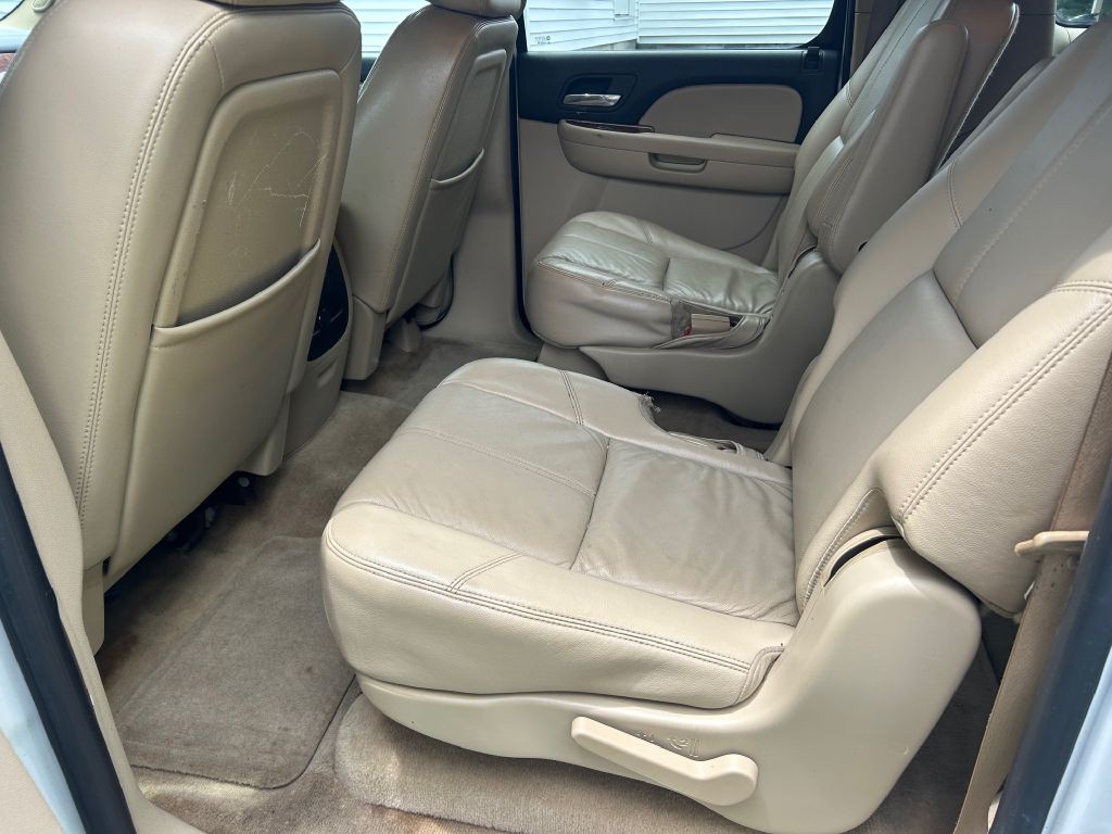2008 Chevrolet Suburban Image 8