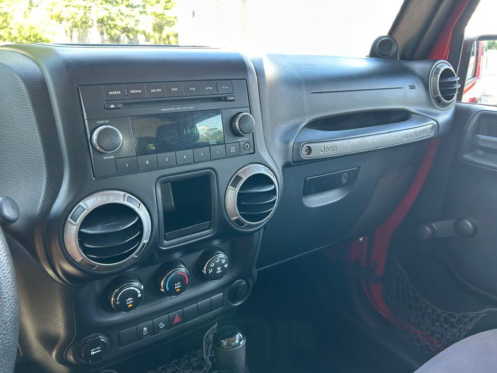 2014 Jeep Wrangler Image 7