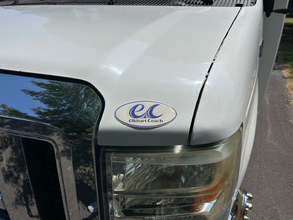 2015 Ford Econoline Image 1
