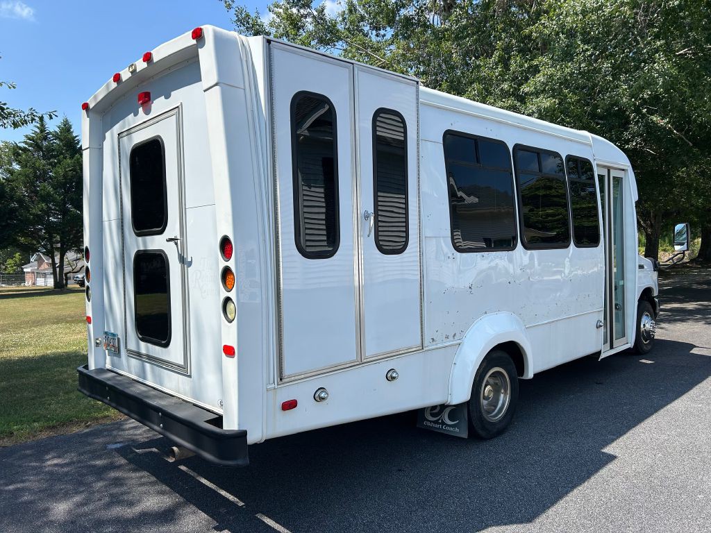 2015 Ford Econoline Image 5