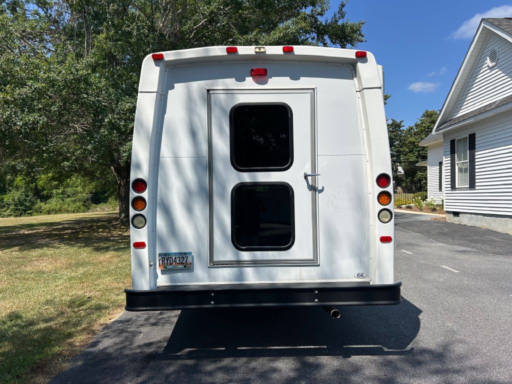2015 Ford Econoline Image 6