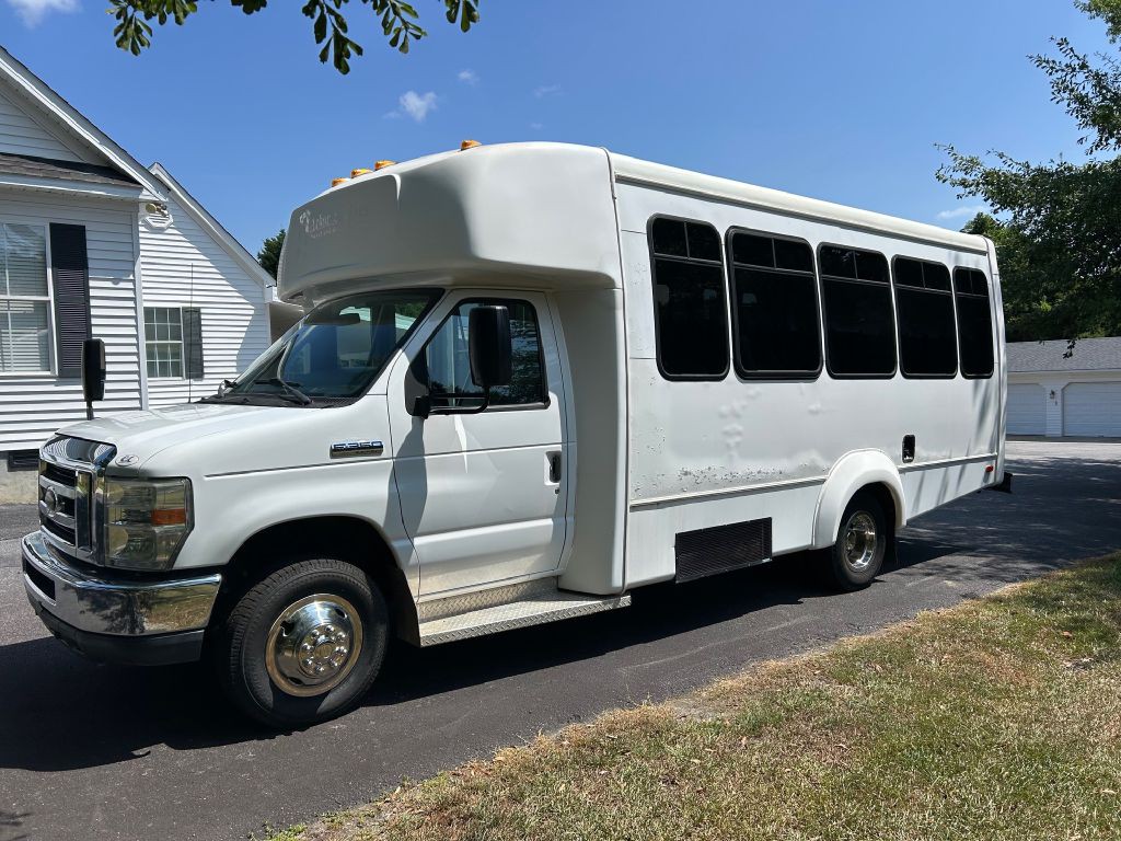 2015 Ford Econoline Image 10