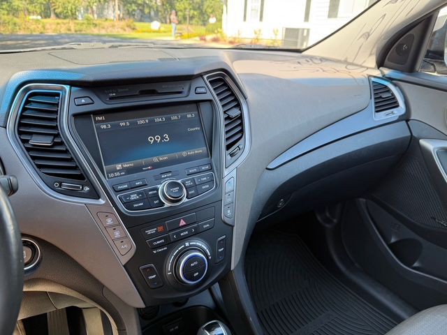 2014 Hyundai Santa Fe Image 15