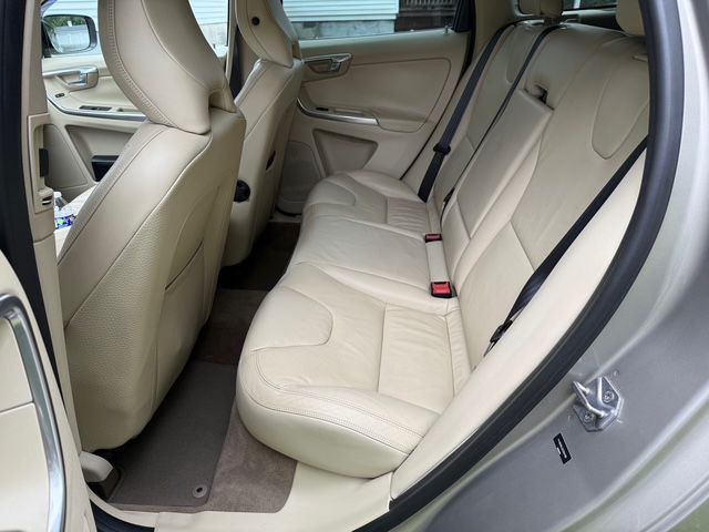 2014 Volvo XC60 Image 9