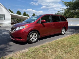 Image for 2015 Toyota Sienna LE ID: 6845735