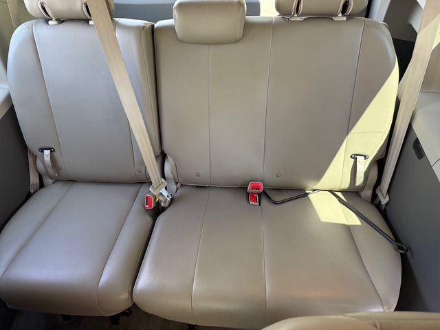 2015 Toyota Sienna Image 10