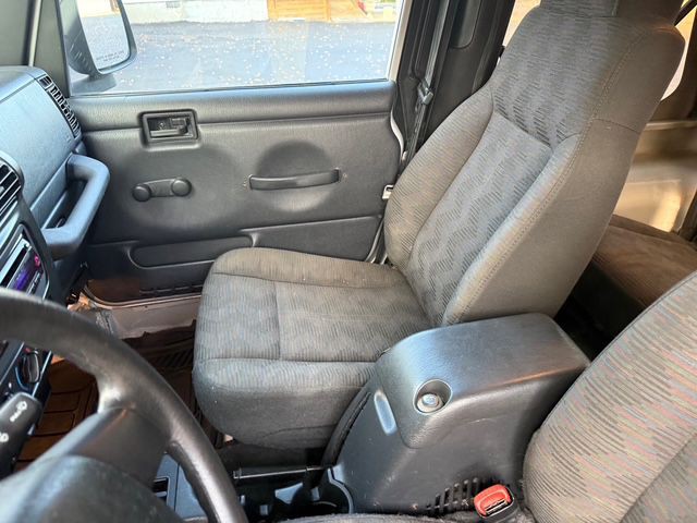 2004 Jeep Wrangler Image 11