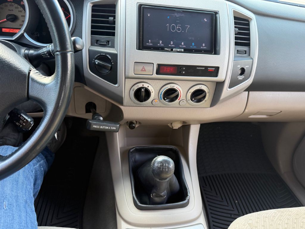 2006 Toyota Tacoma Image 16