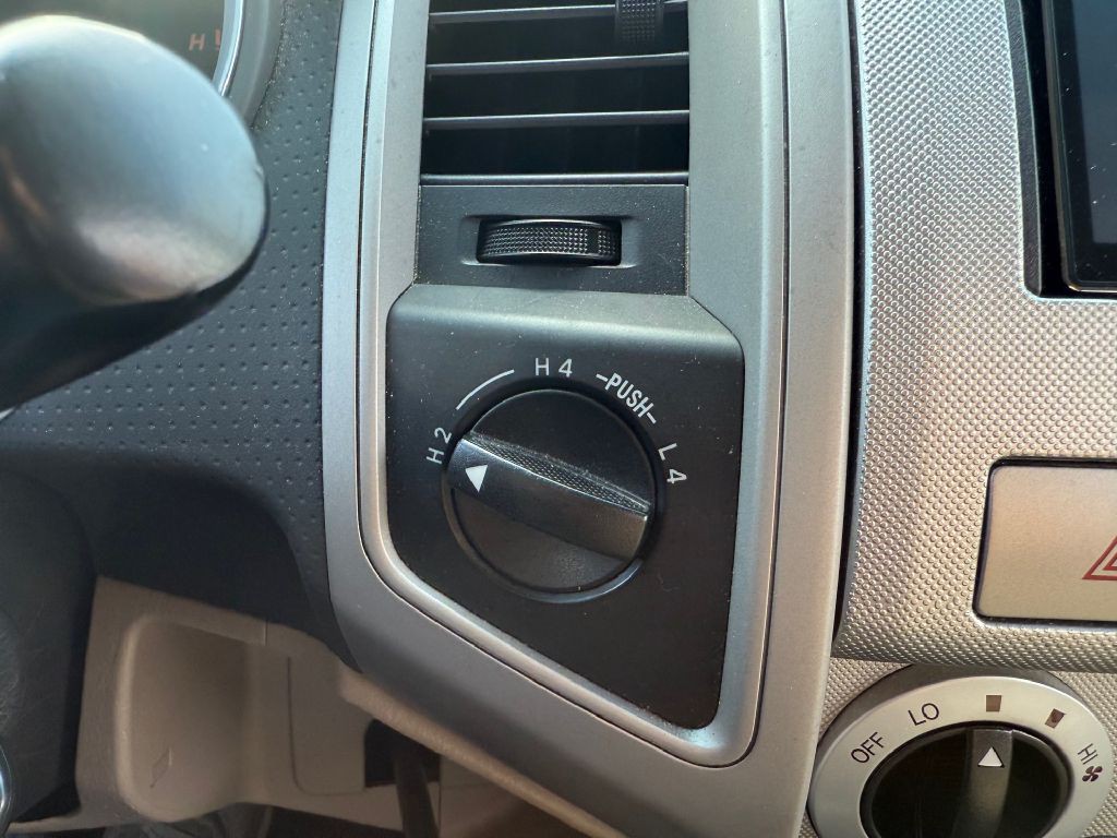 2006 Toyota Tacoma Image 17