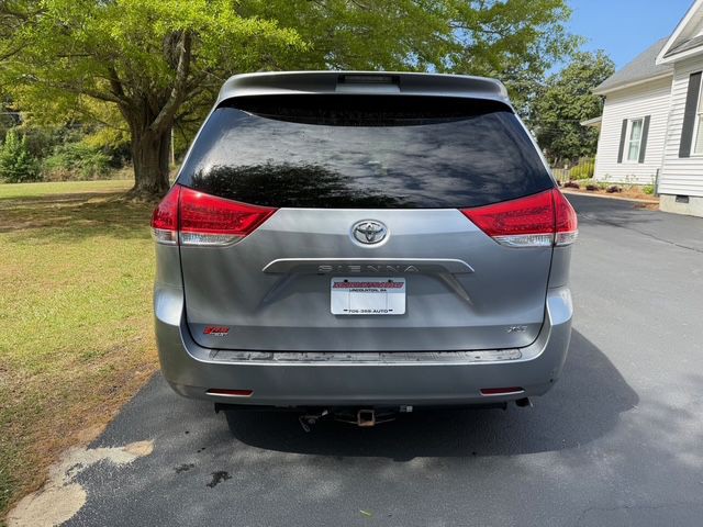 2012 Toyota Sienna Image 6