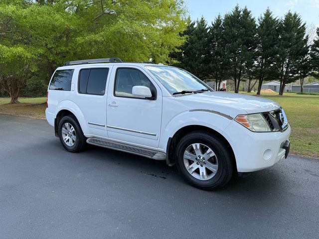 2012 Nissan Pathfinder Image 3