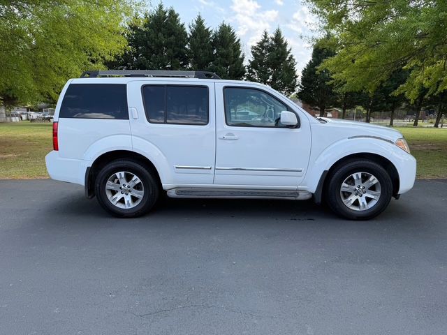 2012 Nissan Pathfinder Image 4