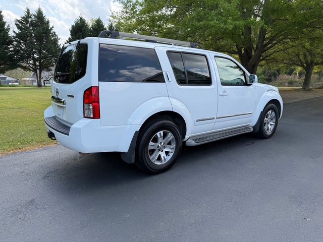 2012 Nissan Pathfinder Image 5