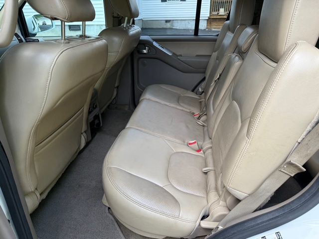 2012 Nissan Pathfinder Image 10