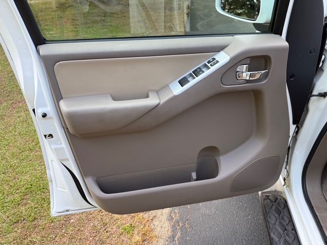 2012 Nissan Pathfinder Image 13