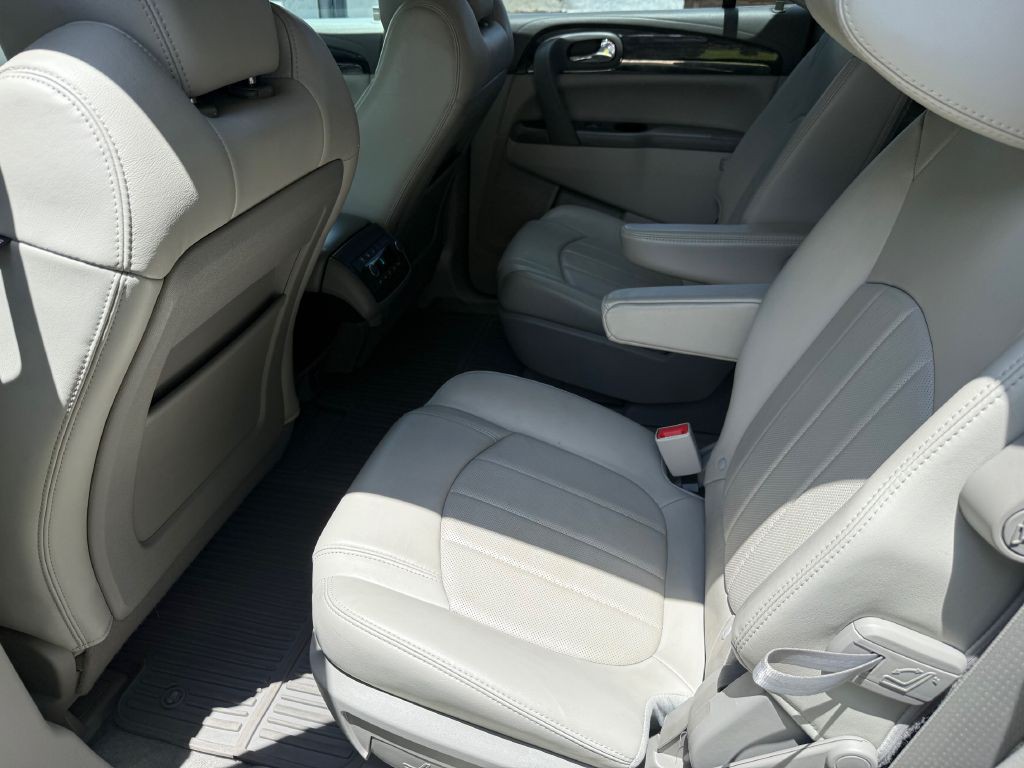 2015 Buick Enclave Image 9